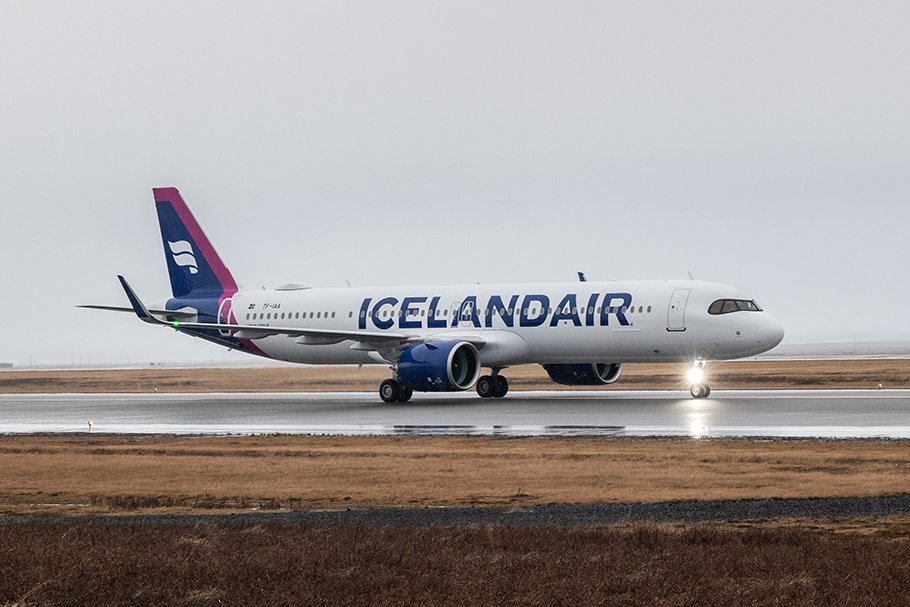 Airbus vél Icelandair lendir á Akureyri og Egilsstöðum